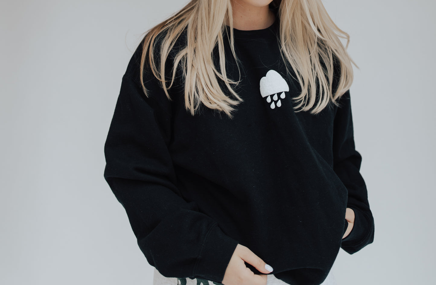 Black Cloud Pull Over